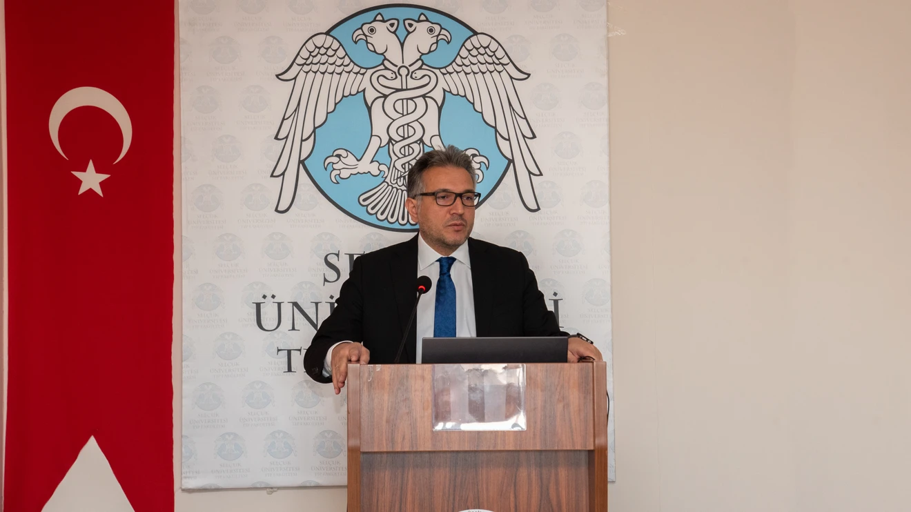 Rektör Aksoy, Tıp Fakültesi Hastanesi Yönetim Kurulu ve Danışma Kurulu ile bir araya geldi